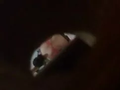 若く見える人とセックスしている若いアーテ ...