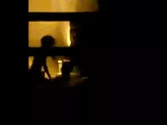 男は女の子のローラーブレードことを教えて ...