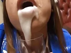 情熱的なAlexaに乗って雄鶏にトップ  ...